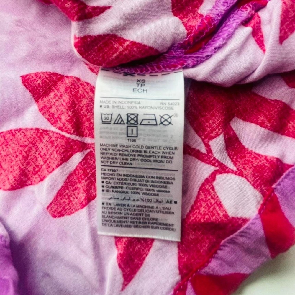 Old Navy Pink floral tank top - Picture 6 of 8